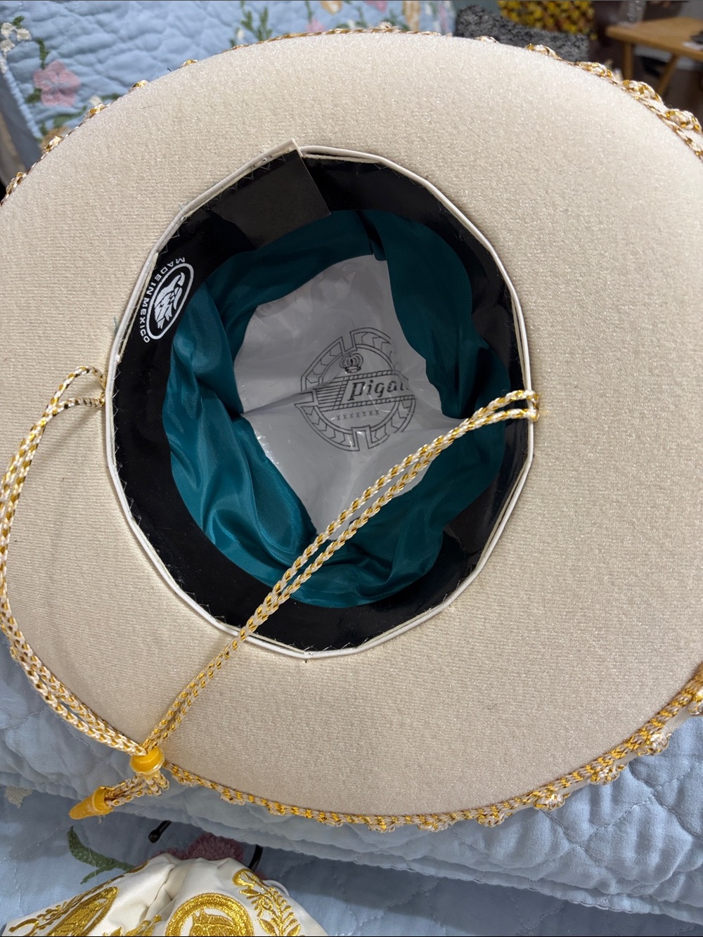 Charro Boy 8 Pc Size 2
Cream/Gold Hat BowTie Jacket Vest Shirt Pants Boots Belt - Picture 7 of 12